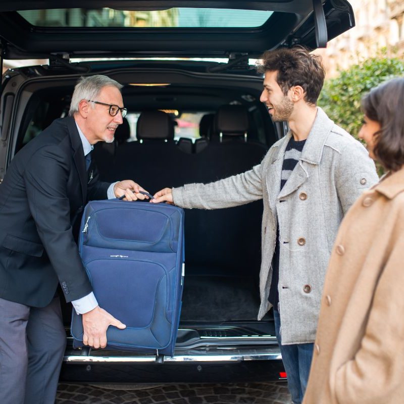 Taxi-at-airport-picking-up-passengers Taxi-at-airport-picking-up-passengers