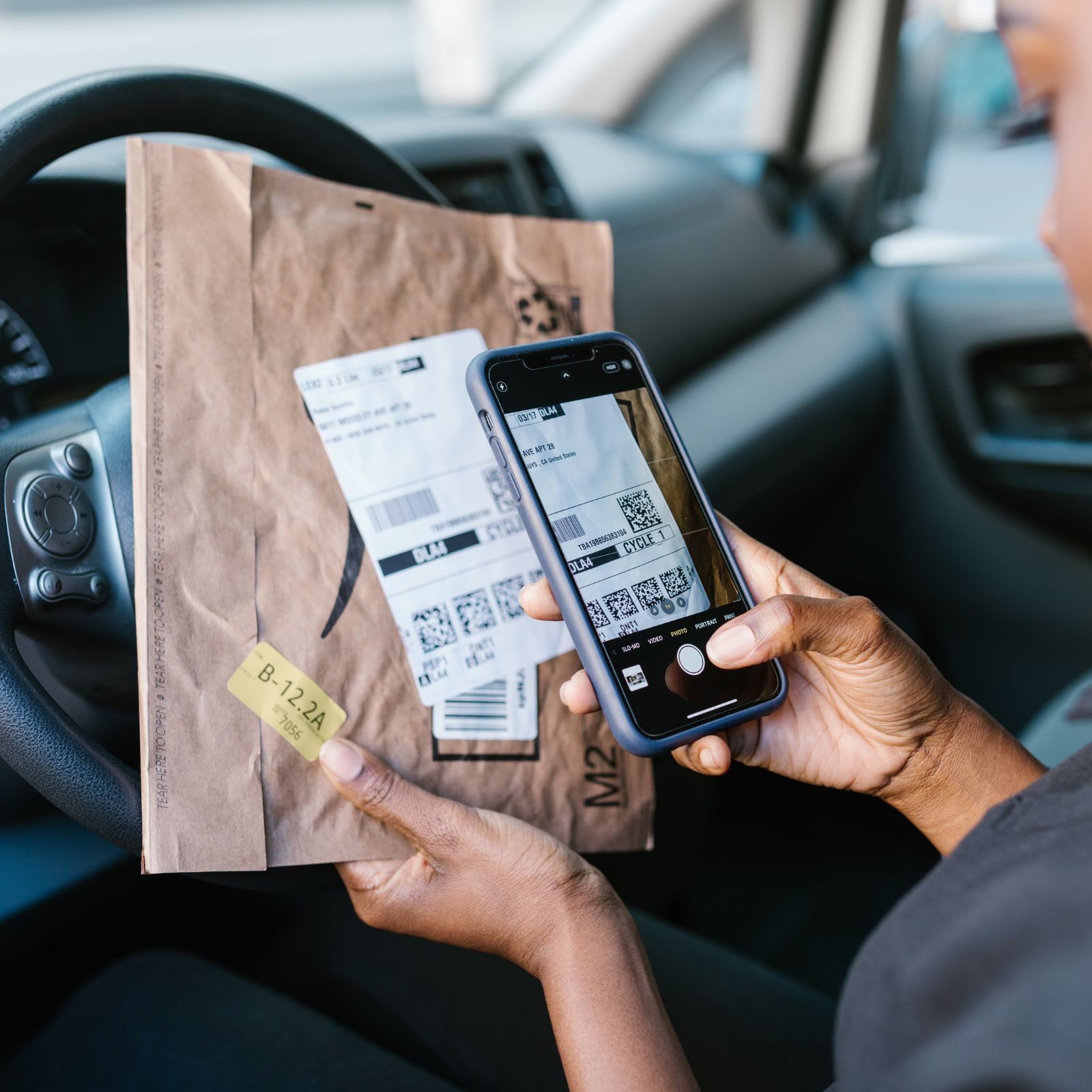 courier delivery parcels