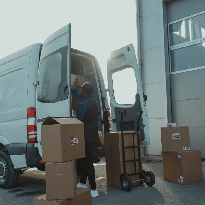 delivery driver sending parcels same day